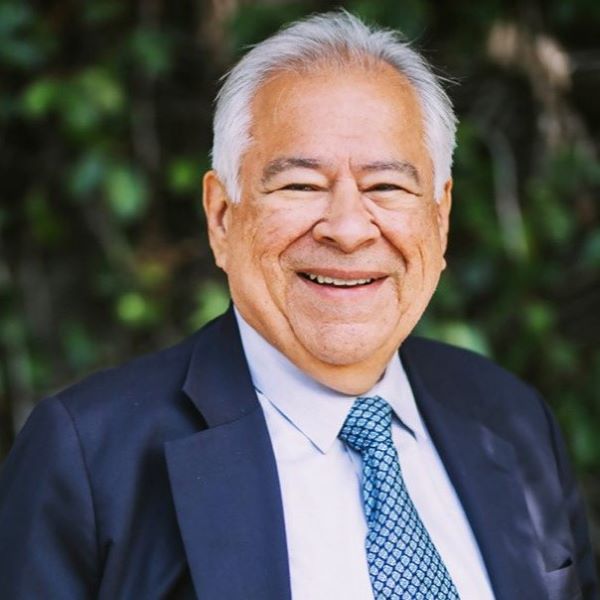 Moctesuma Esparza profile picture